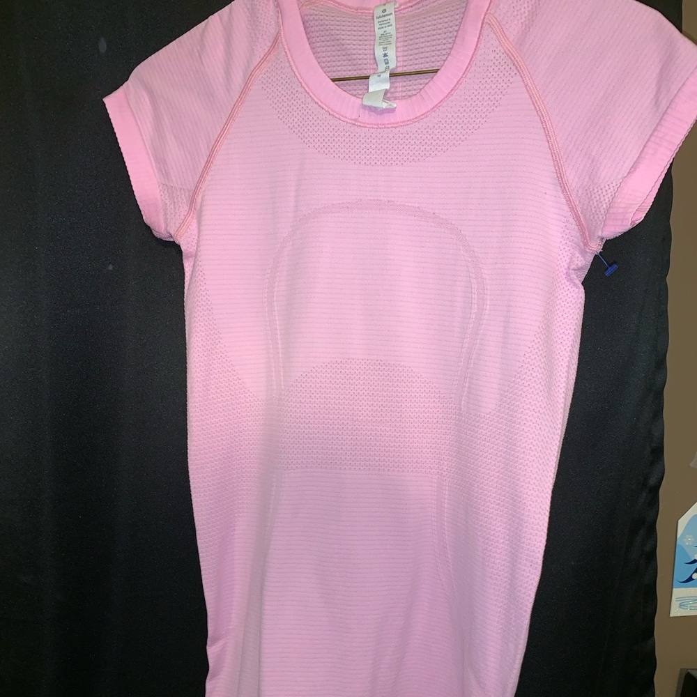 Lululemon tee